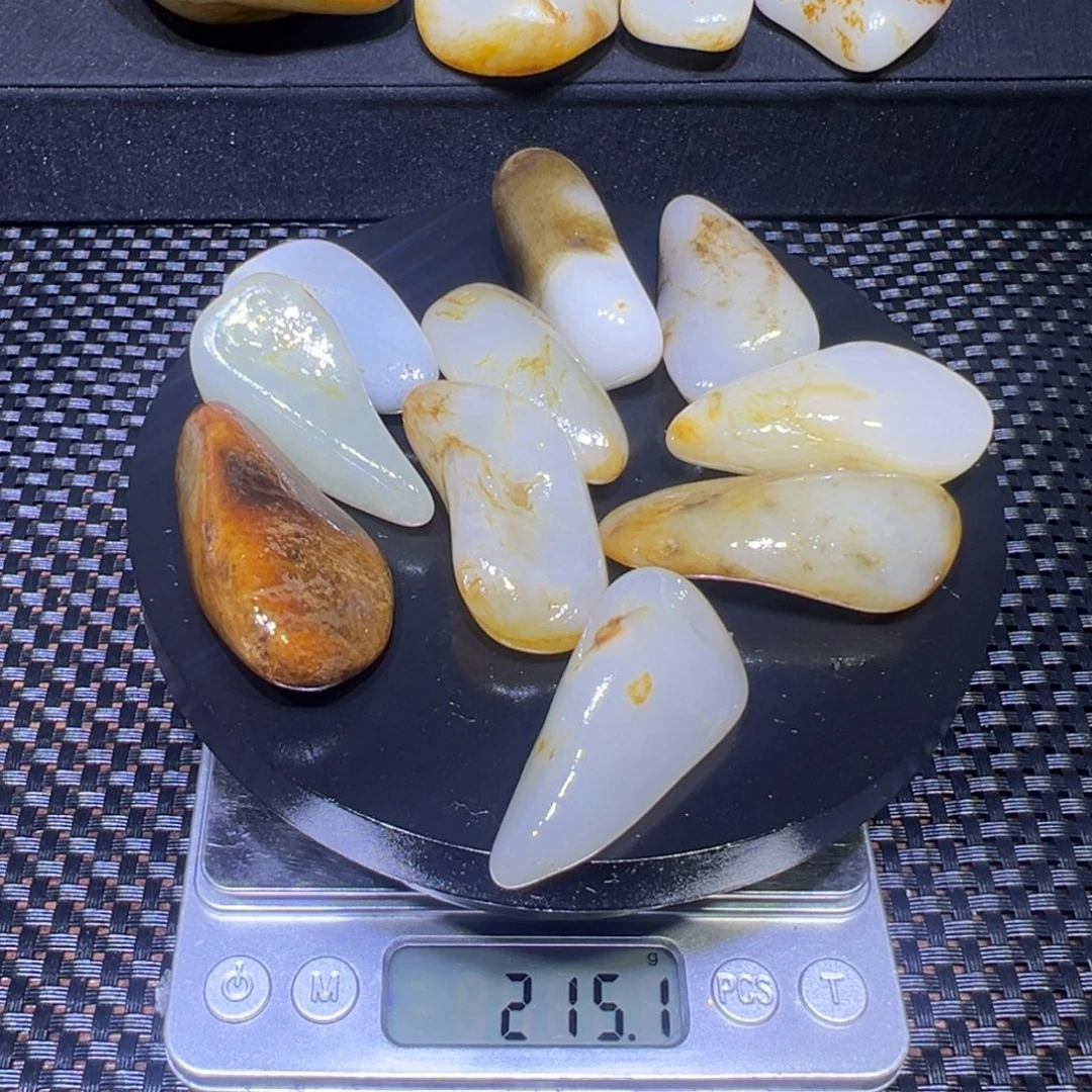 和田玉（子料）未镶嵌吊坠(不含链)215克