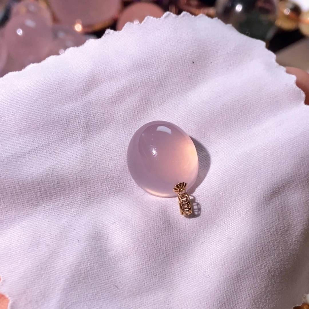 薄***蜜18K金镶嵌水晶颈饰