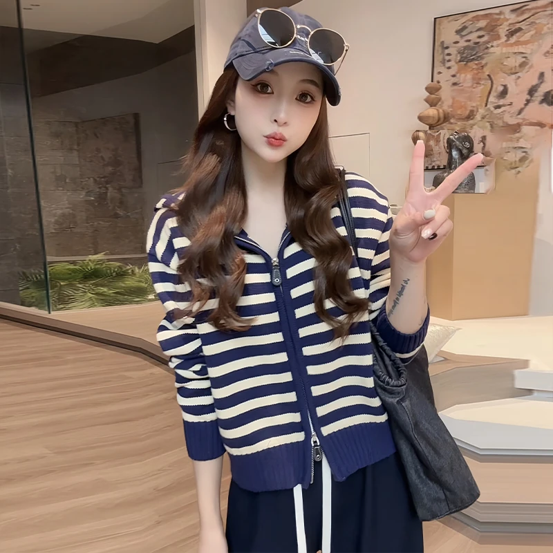 时尚韩版条纹针织开衫外套女2025年秋冬新款宽松休闲百搭连帽上衣