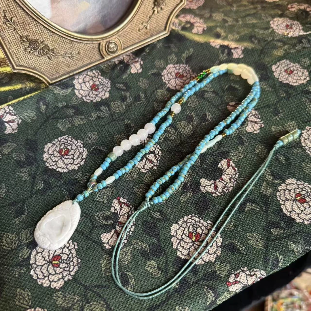 合金项链 LZ2769 白色雕刻吊牌蓝色小米珠琉璃项链绳编