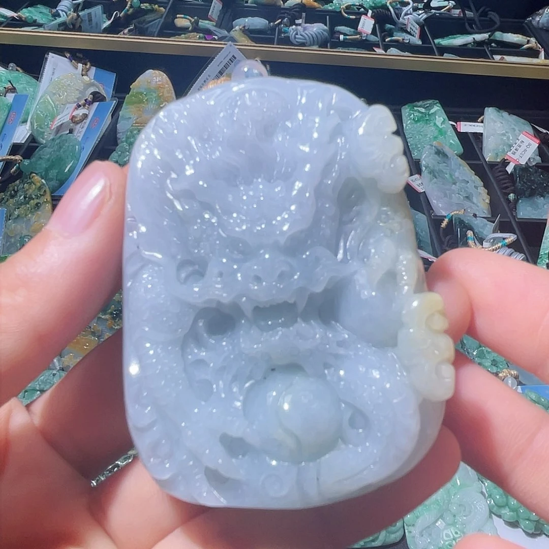 颈饰未镶嵌翡翠一个