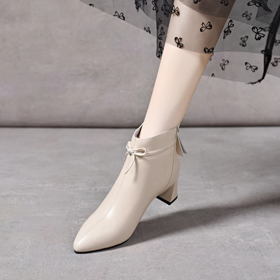 春季薄款米白色裸靴真皮女士短靴气质真皮皮鞋尖头低跟41大码单靴