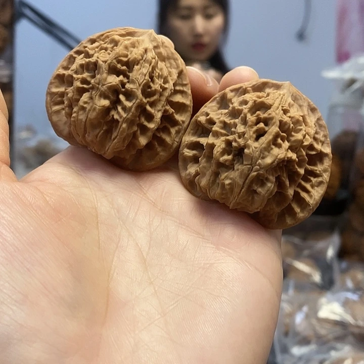 文玩核桃把件44老树蟠龙纹