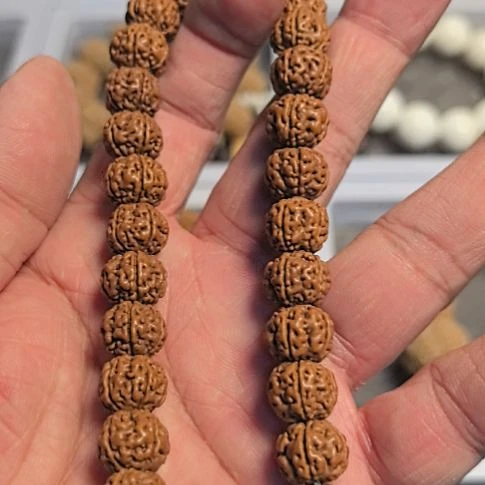 @***明金刚菩提把件老树王小金刚手持，下水去黄，精挑细选