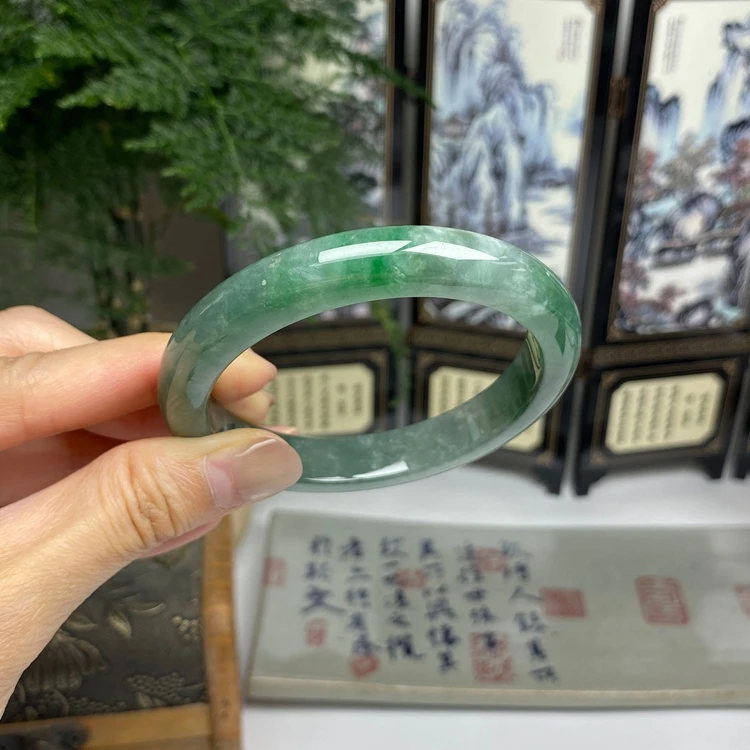 57.8老坑种飘绿复古正圈手镯 天然翡翠A货