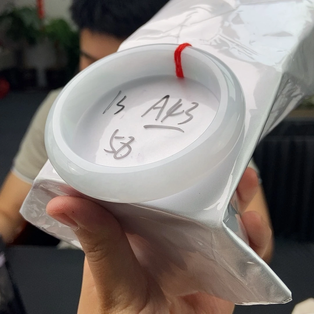 翡翠手镯未镶嵌颜色多样性发拍一发一
