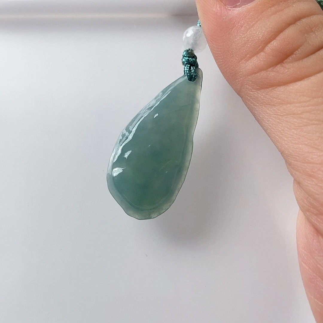 海***牛翡翠未镶嵌颈饰加油