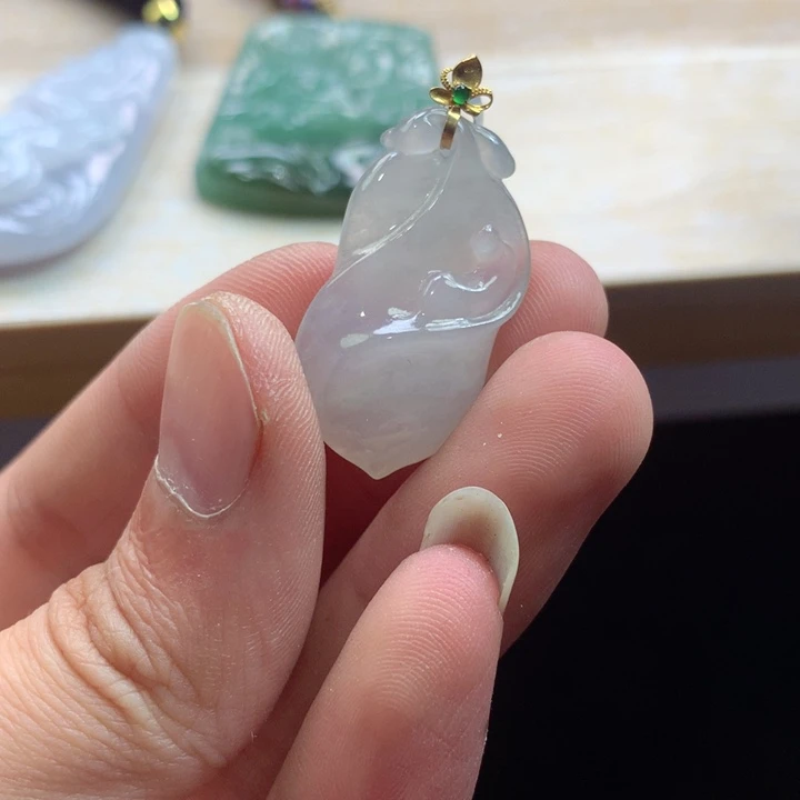 翡翠未镶嵌颈饰吊坠