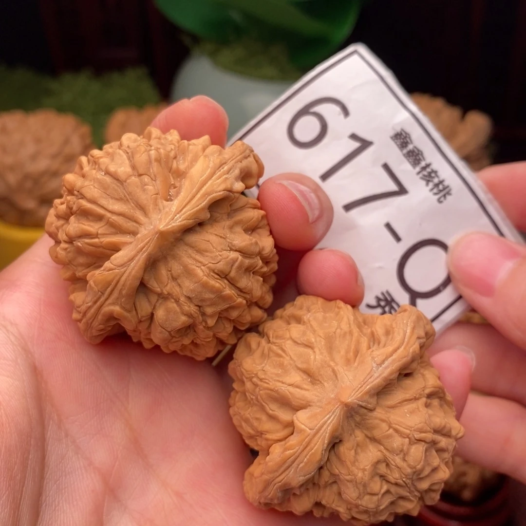 文玩核桃把件龙鼎45
