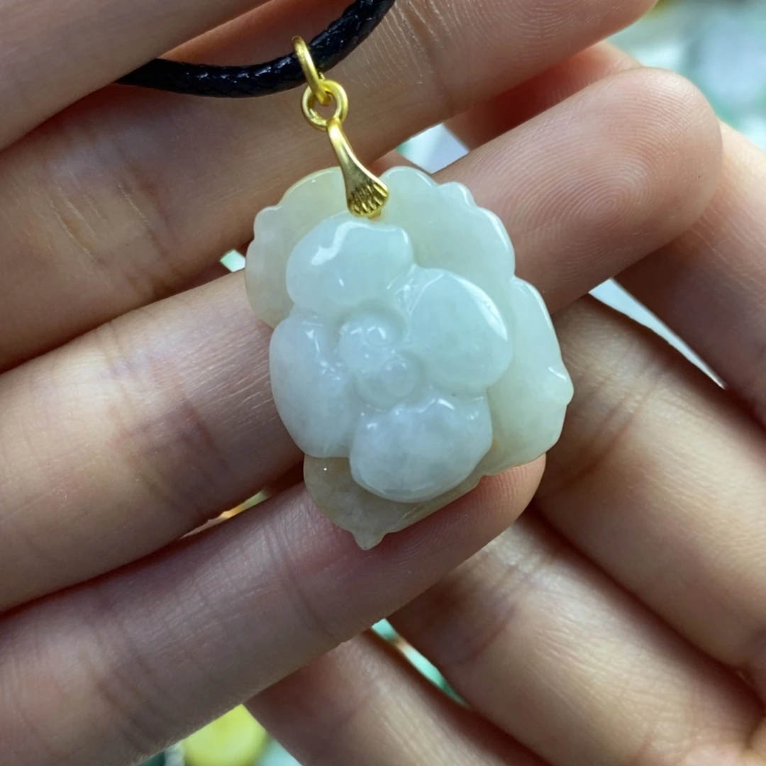 翡翠未镶嵌颈饰吊坠