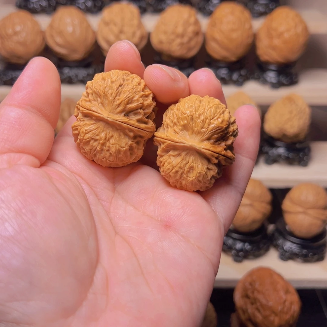 文玩核桃把件28w玲珑绣球38尺