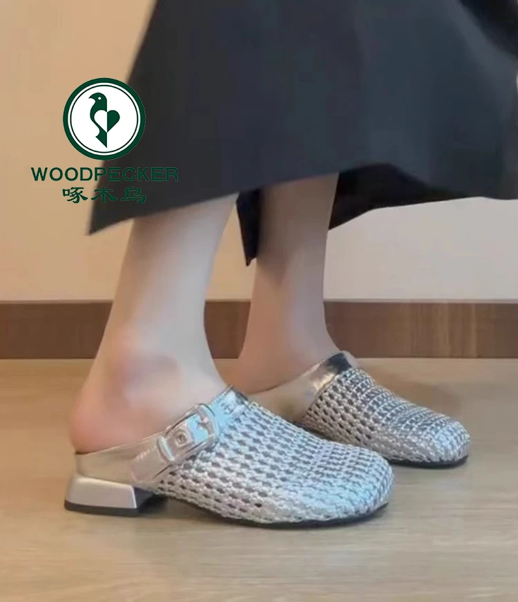 啄木鸟小众编织镂空复古包头半拖鞋女时尚外穿气质粗跟配裙子凉拖