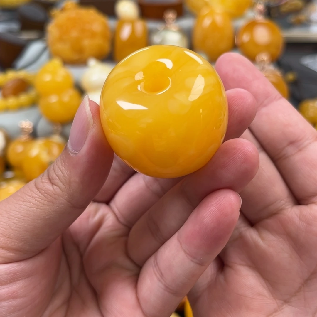 蜜蜡未镶嵌珠宝奇石