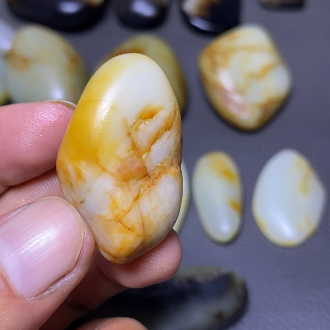 和田玉（糖玉）未镶嵌挂件