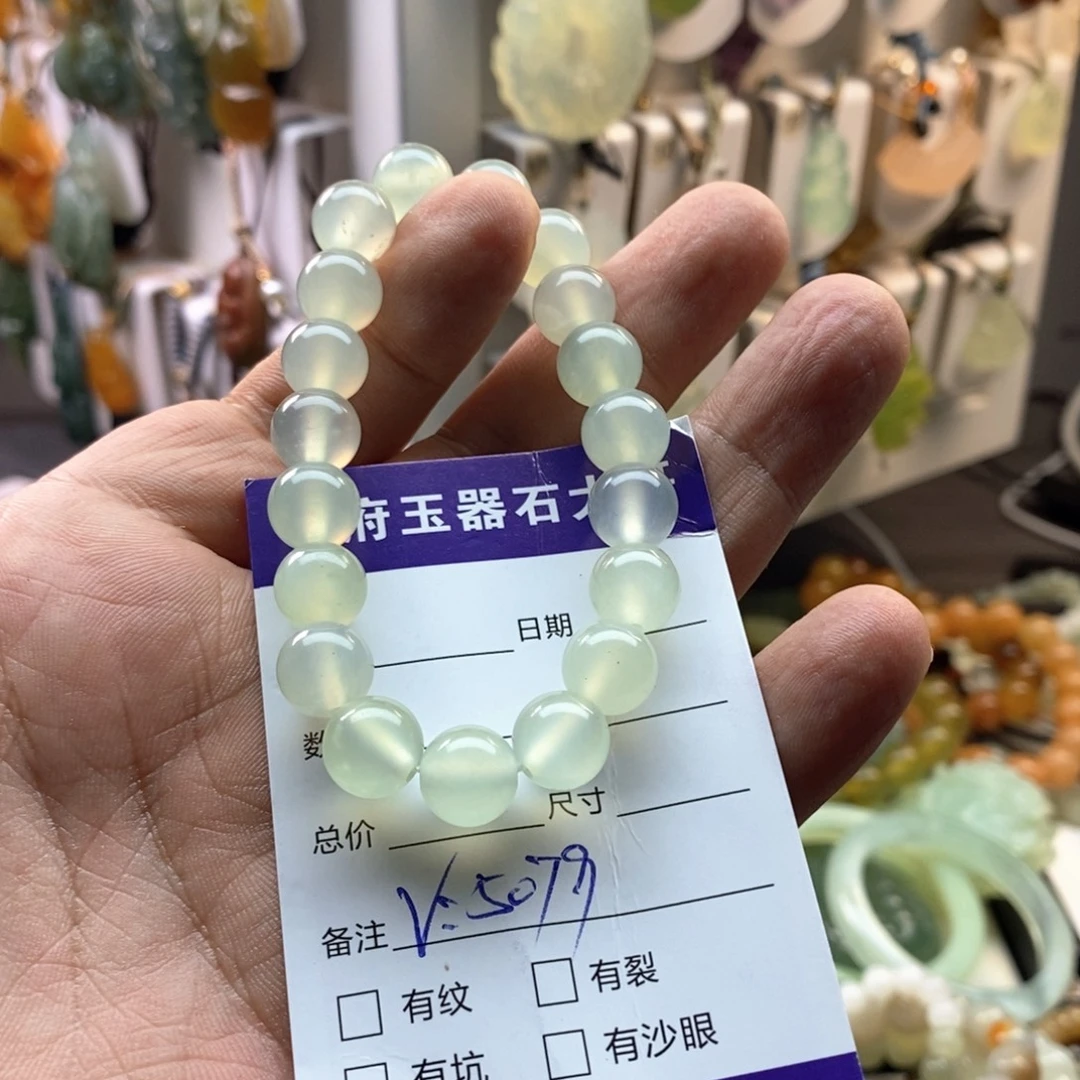未镶嵌蛇纹石玉颈饰
