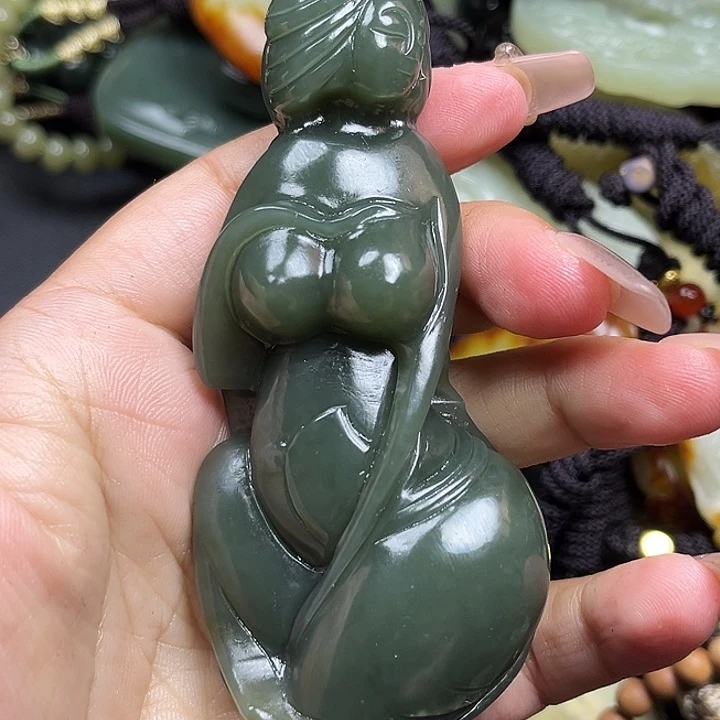 和田玉未镶嵌颈饰