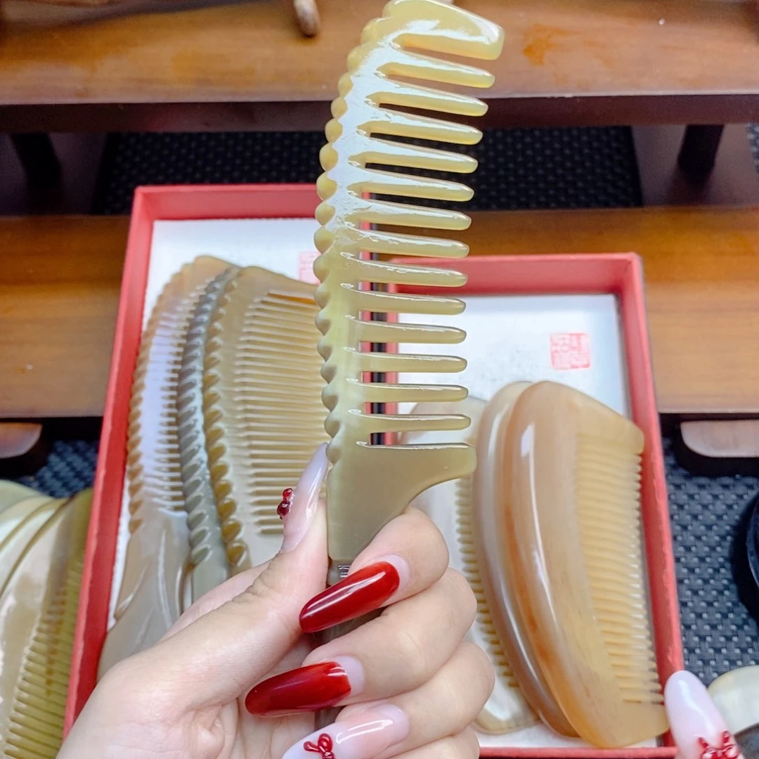 纯手工制作纯牛角梳子