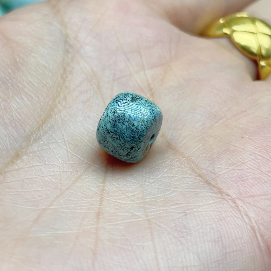 南红玛瑙未镶嵌珠宝奇石