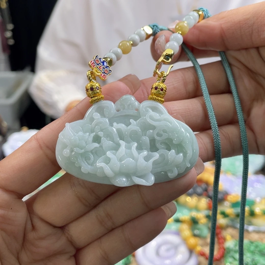 翡翠颈饰未镶嵌代编织