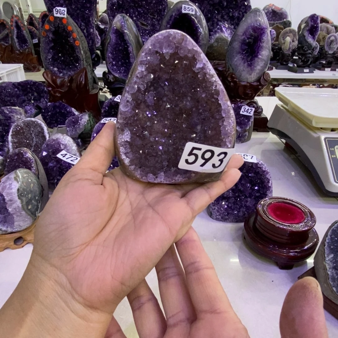 紫晶未镶嵌大型摆件（非配饰）