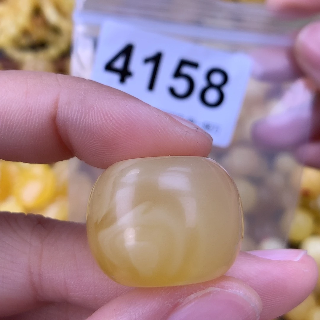 未镶嵌琥珀珠宝奇石23.9，高18.1