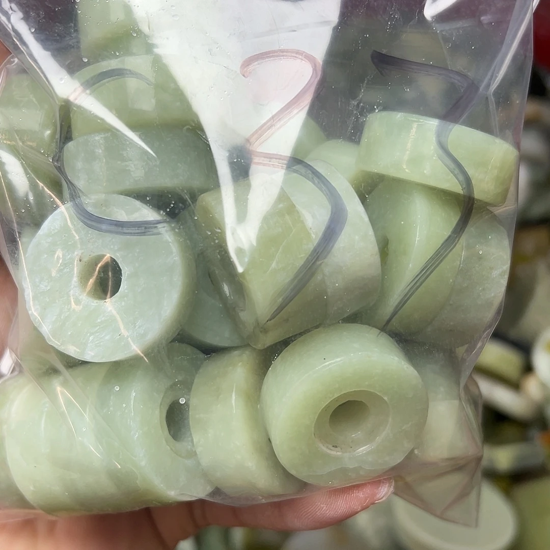 包***忠蛇纹石玉未镶嵌鱼缸石 盆景石