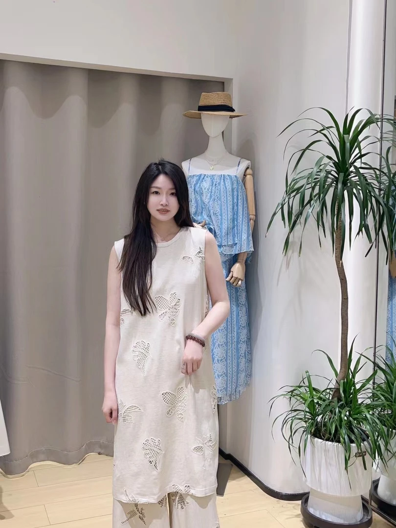 新款镂空设计亚麻连衣裙