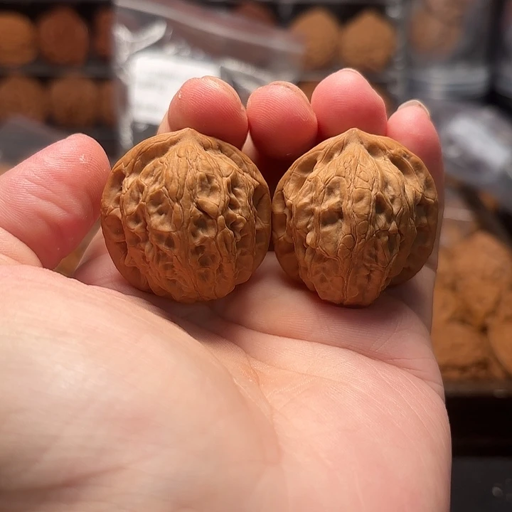 1文玩核桃老象峰35-507