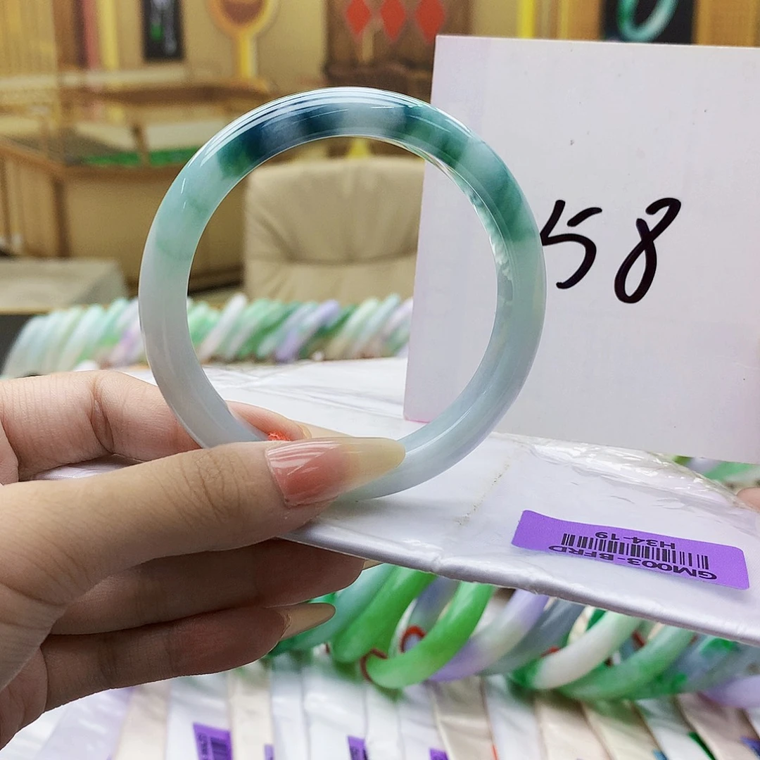 翡翠未镶嵌手镯nnn