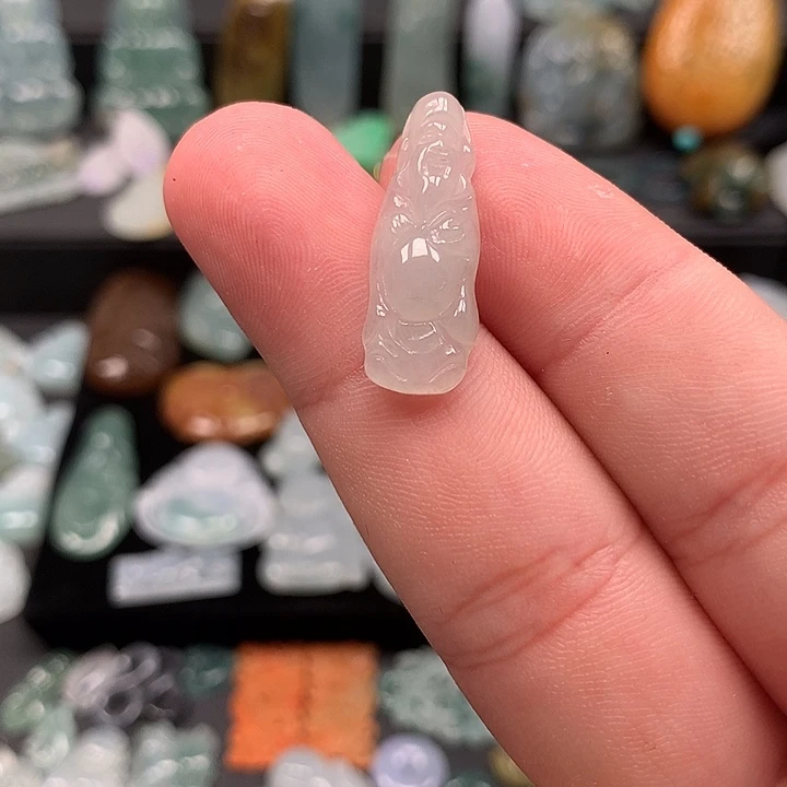 翡翠未镶嵌颈饰翡翠首饰