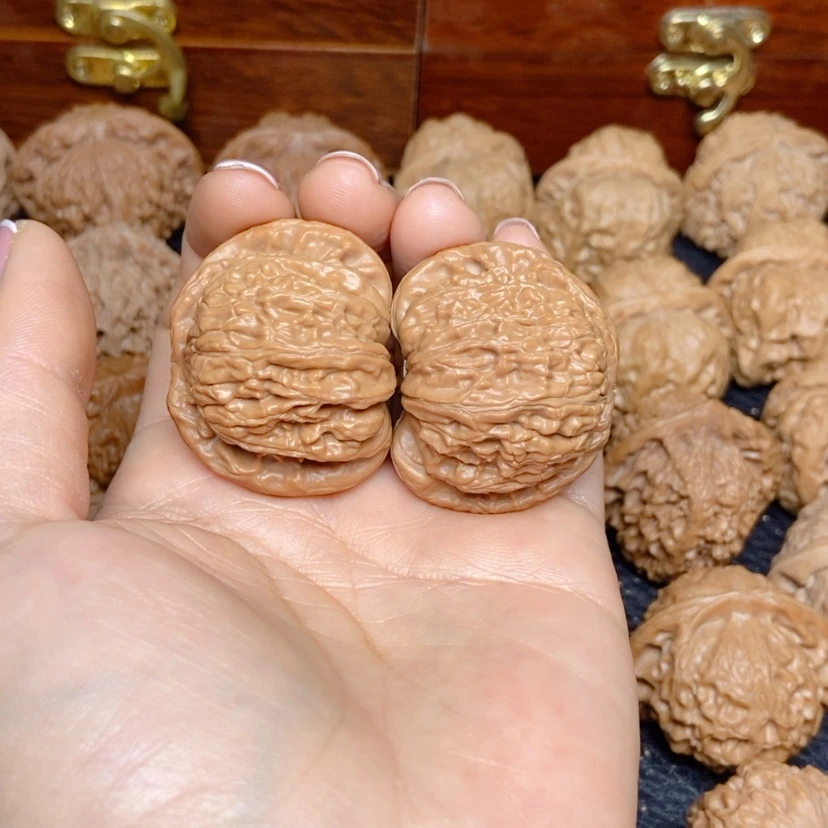 【闪购商品】文玩核桃吊坠最****白狮子38