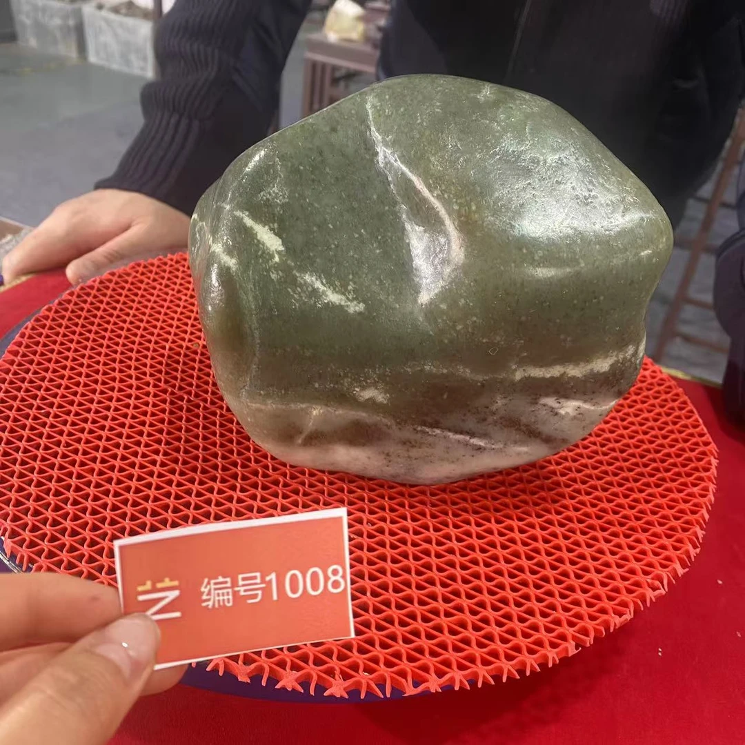 新疆玉料原石发一件编号1008