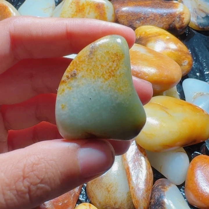 和田玉未镶嵌挂件27.8克