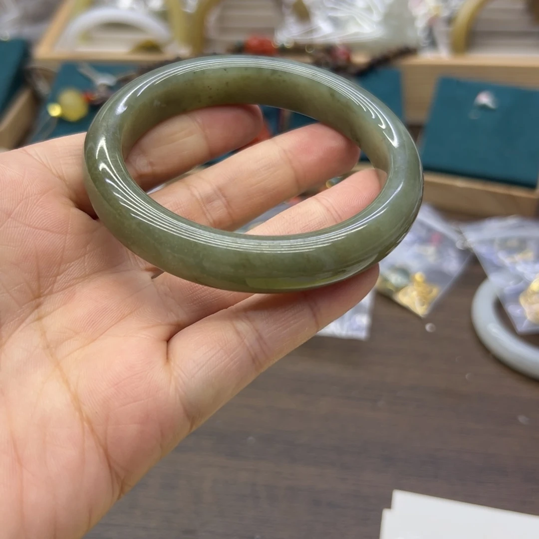 和田玉未镶嵌手镯60.7圈围1719