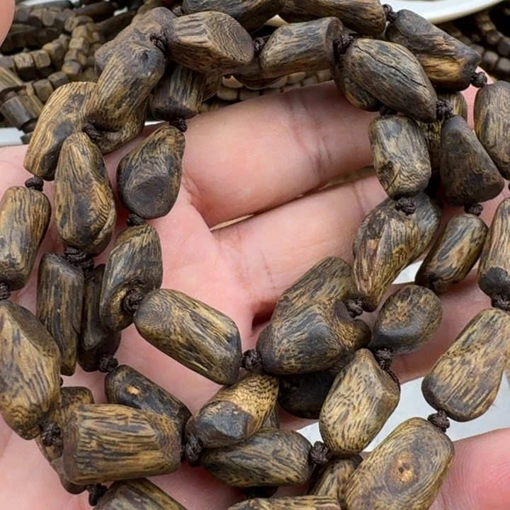 X***F沉香手串乌身手串29克