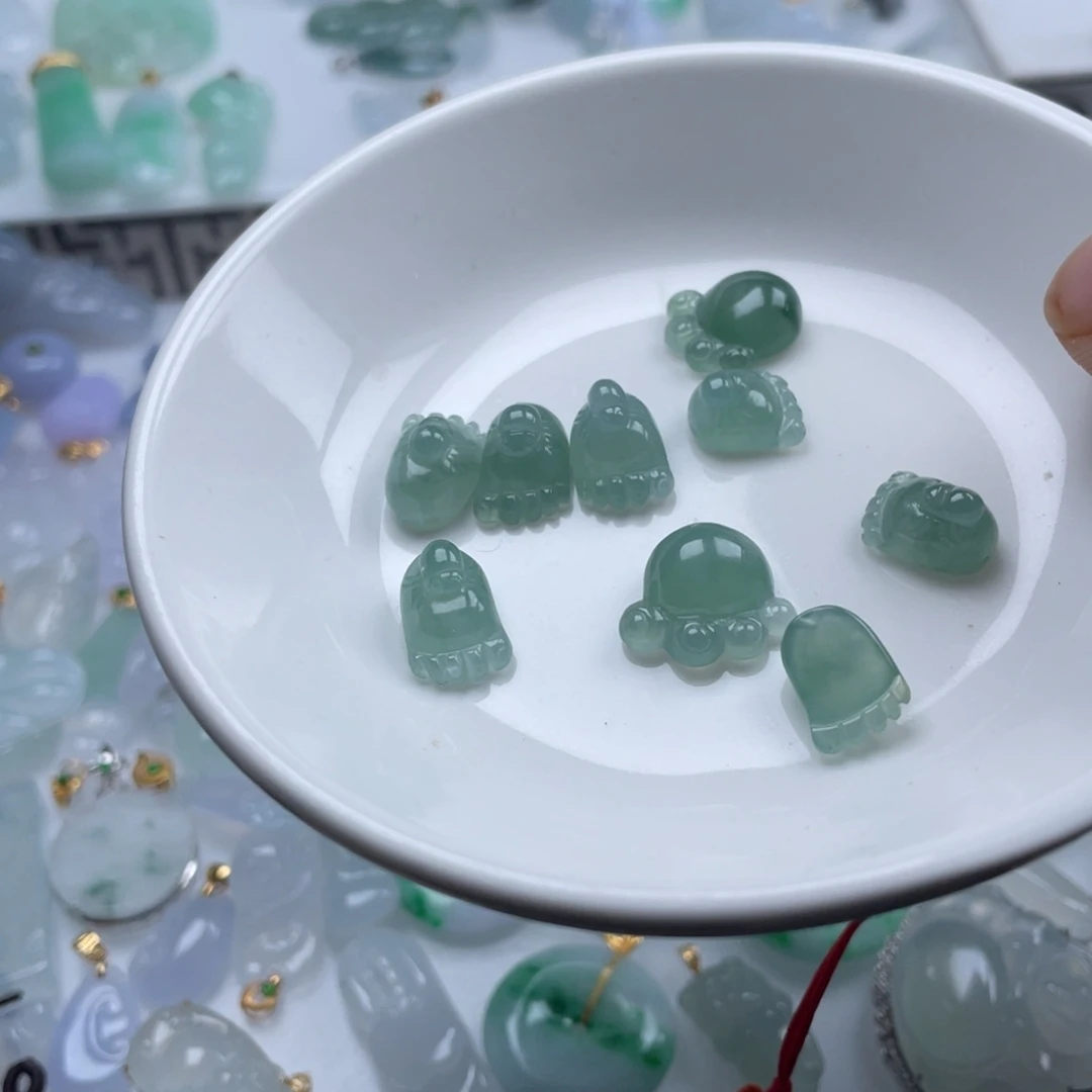 翡翠未镶嵌颈饰翡翠冰晴底多样性发货一件