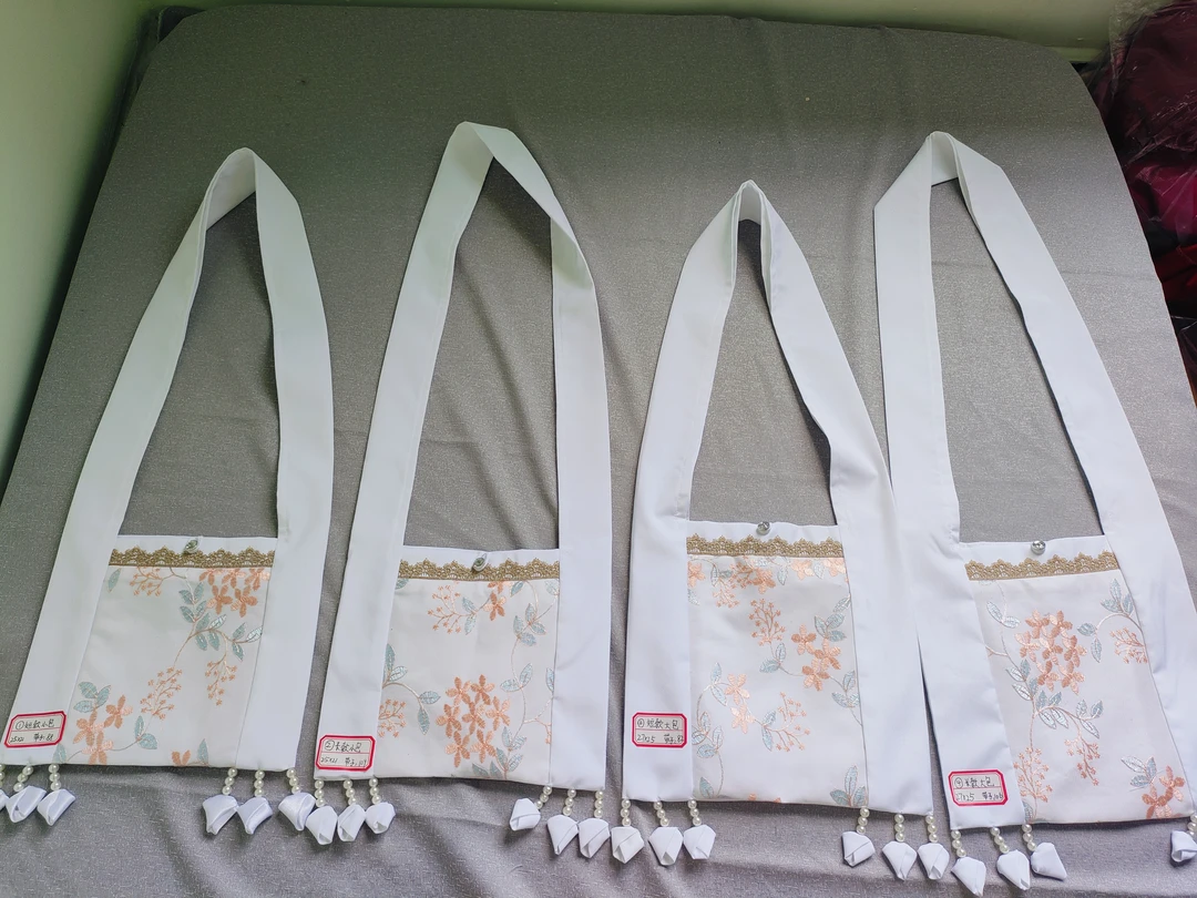 傣族服装搭配傣族小包包