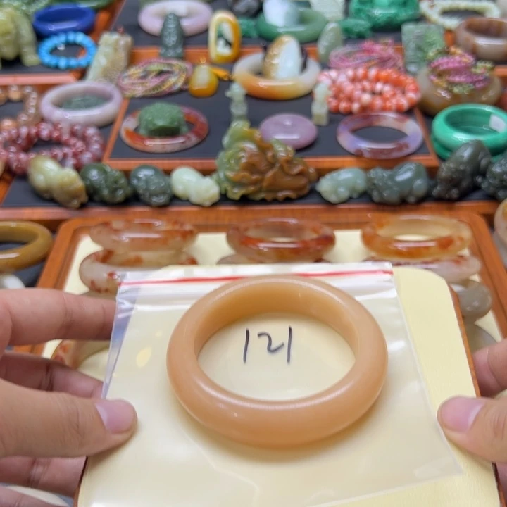 未镶嵌手镯石英质玉远***山121