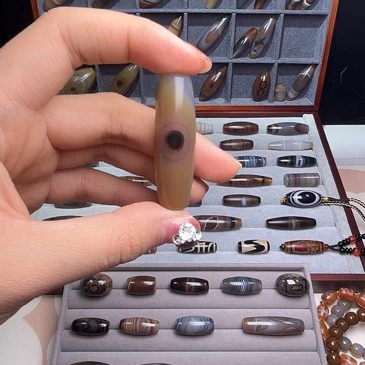 头***家玛瑙/玉髓未镶嵌颈饰