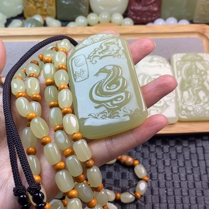 招***宝昆仑山料方解玉蛇