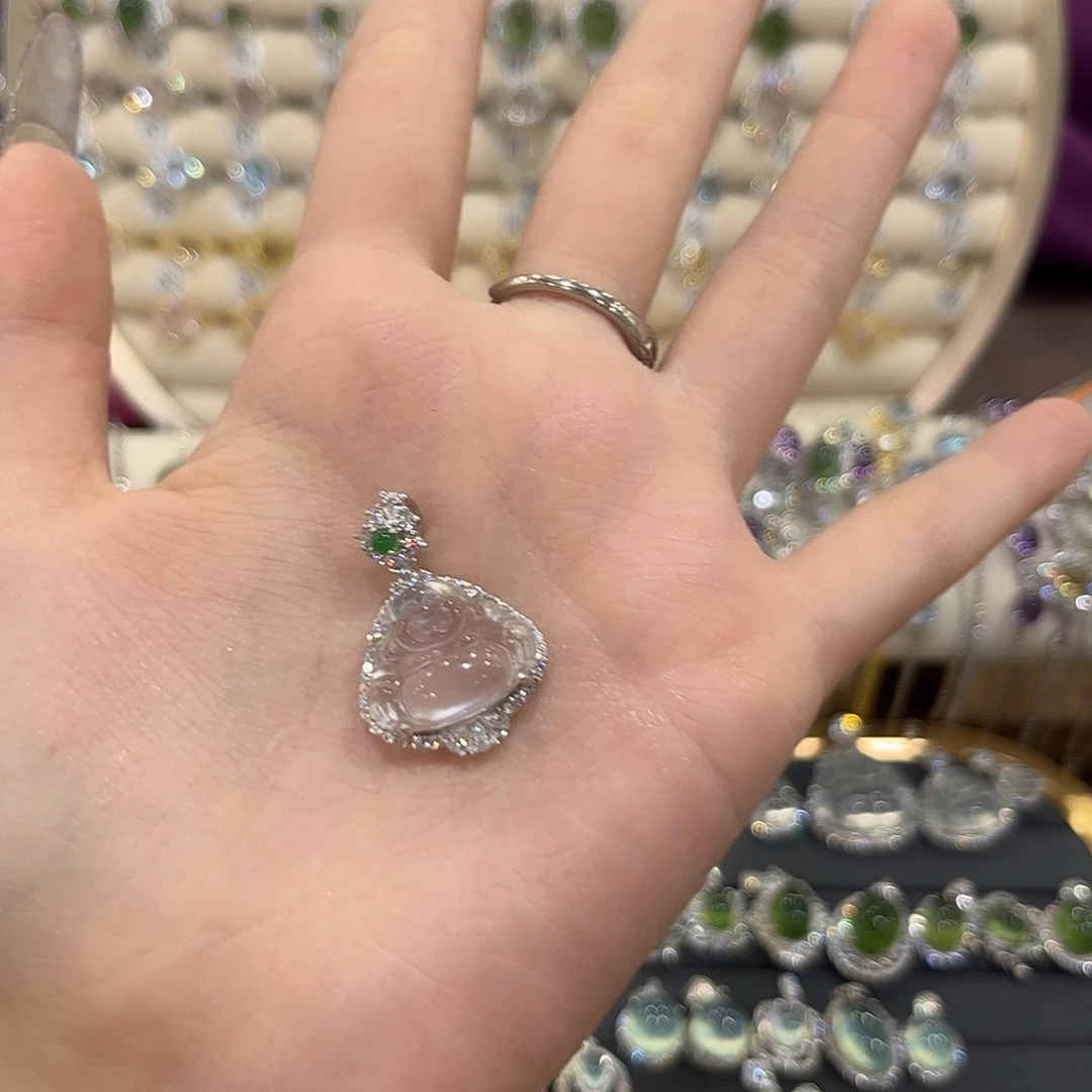 枣***糕蛇纹石玉银S925镶嵌女款吊坠