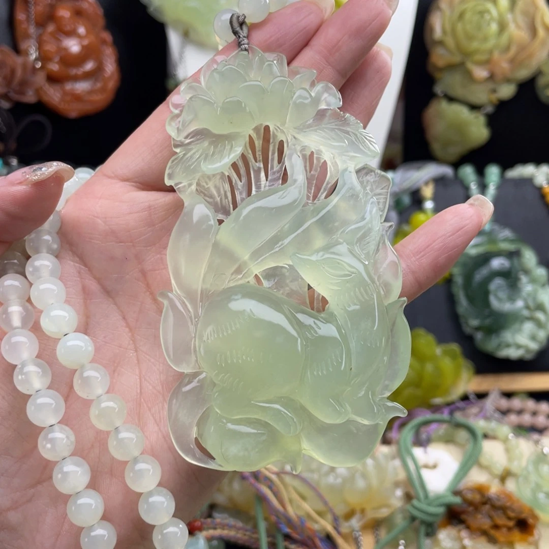 蛇纹石玉未镶嵌颈饰