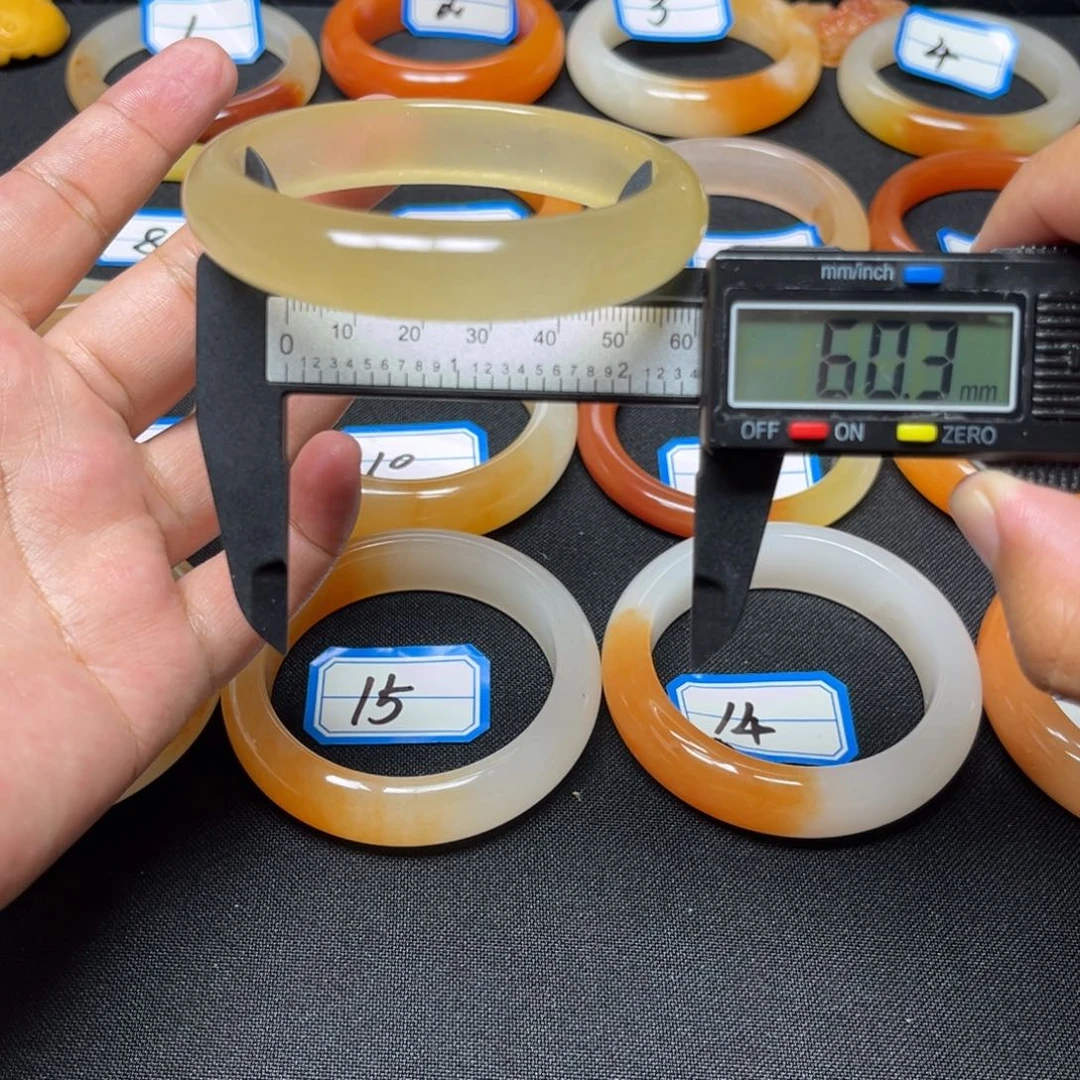 石英质玉（黄龙玉）未镶嵌手镯