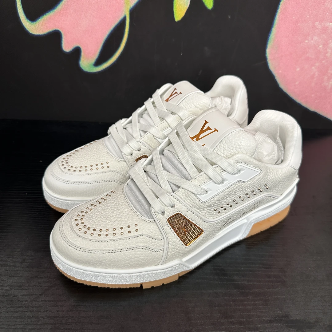 未使用 LouisVuitton/路易威登  25新款橙底白铆钉水晶底trainer