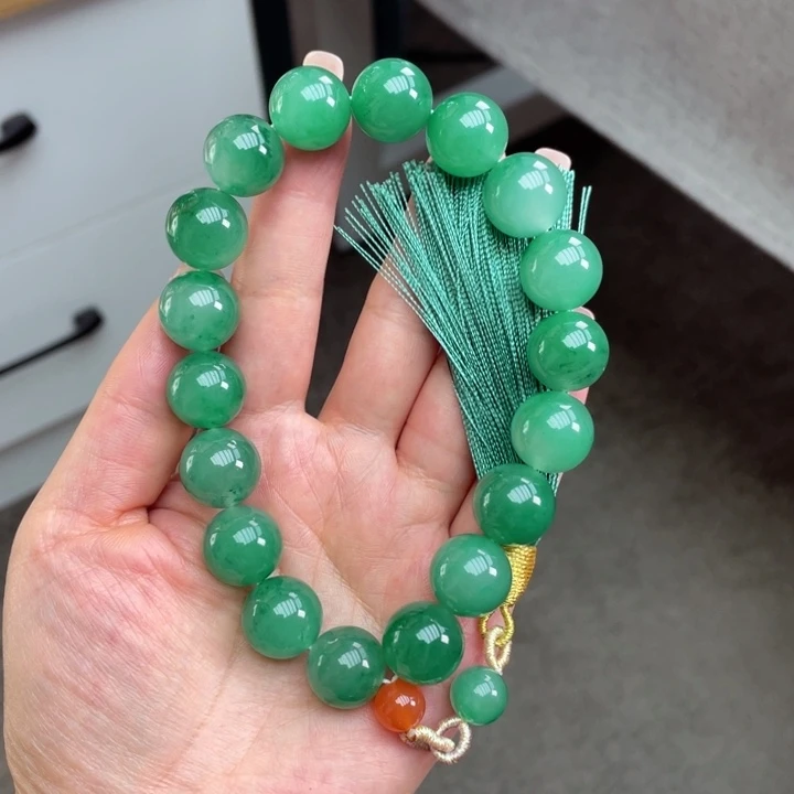 未镶嵌手串石英质玉吉**宝