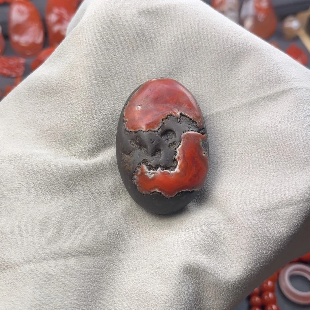 南红玛瑙未镶嵌挂件