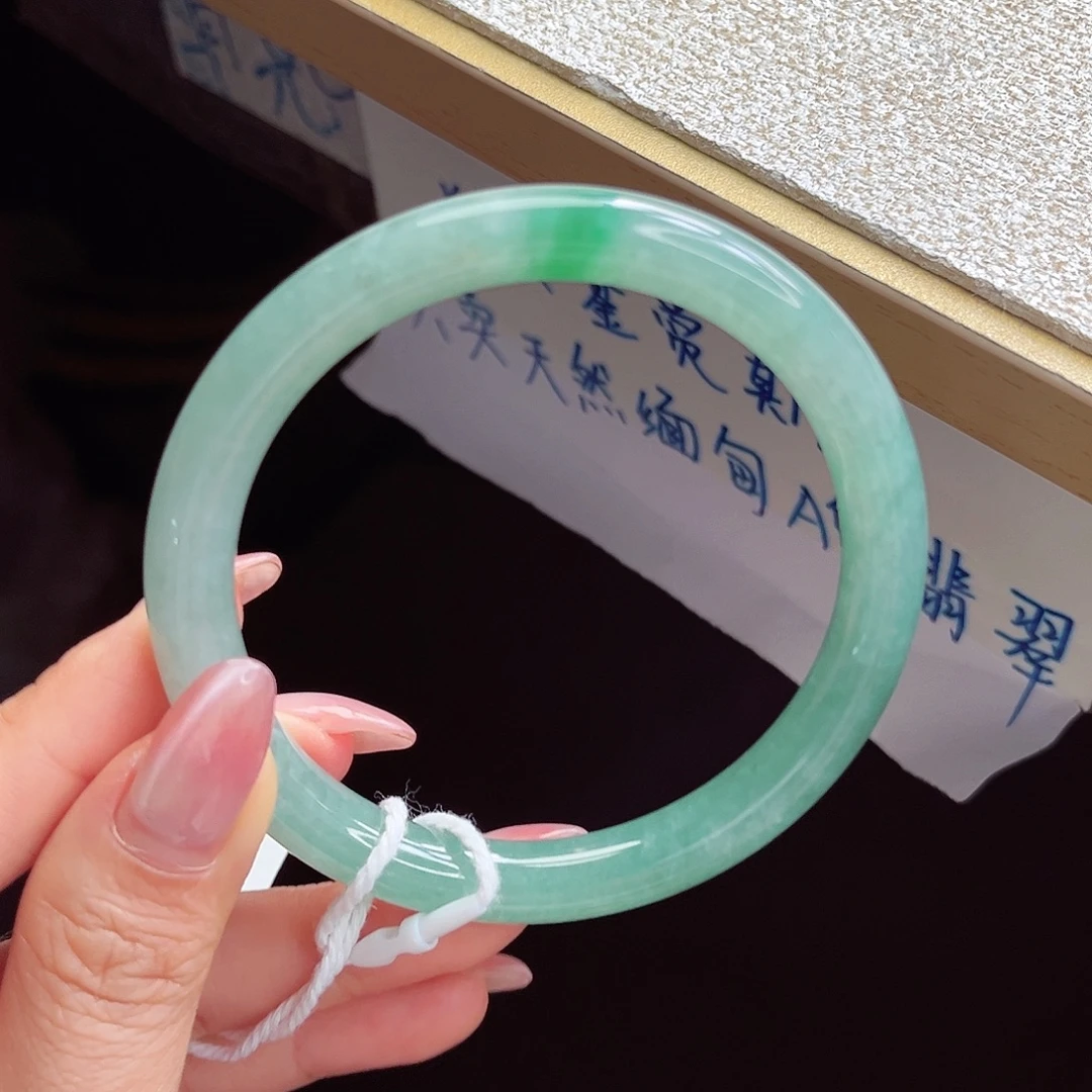 翡翠未镶嵌手镯手镯