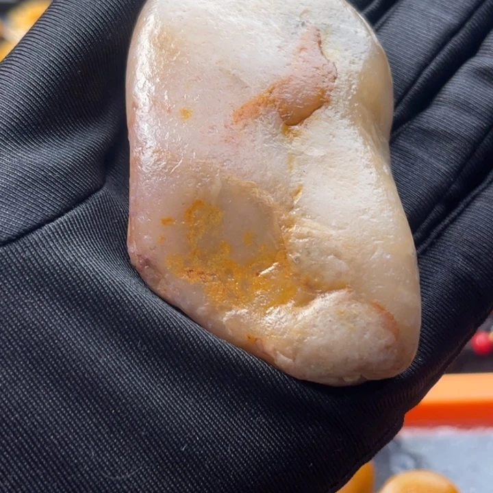 无铁合金说****话寿山石