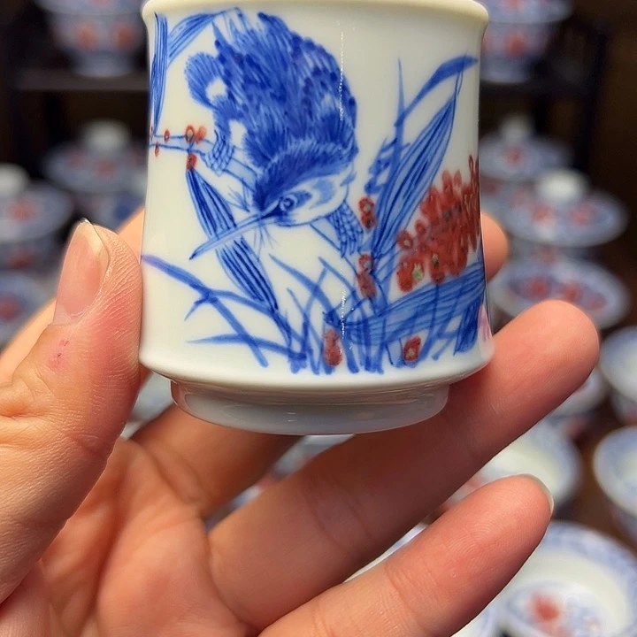 青花釉里红闻香杯釉包活动款