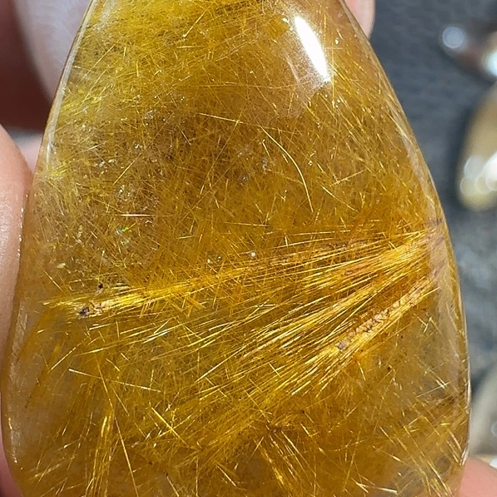 月***林未镶嵌发晶颈饰你